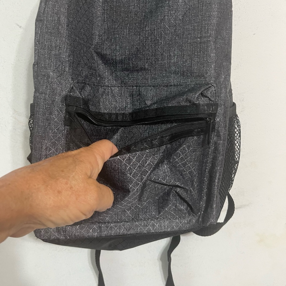 Thirty-One Gray Geometric Backpack - Picture 3 of 5